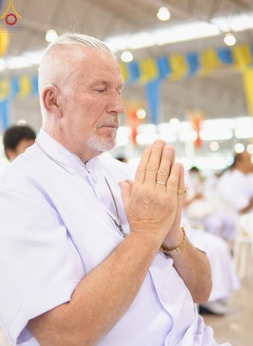 ภาพ No.123111:พิธีตักบาตร และพิธีบูชาข้าวพระ ในวันอาทิตย์ต้นเดือนที่ 4 กุมภาพันธ์ พ.ศ. 2567 ณ วัดพระธรรมกาย จ.ปทุมธานี