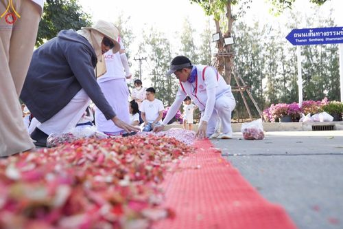 ภาพ No.191495:V.49 สารพัดV สารพัดดี ที่ธรรมยาตรา ในโครงการธรรมยาตรา กตัญญูบูชา มหาปูชนียาจารย์ พระมงคลเทพมุนี(สด จนฺทสโร) พระผู้ปราบมาร อนุสรณ์สถาน 7 แห่ง ปีที่ 13 ระหว่างวันที่ 2-31 มกราคม พ.ศ. 2568
