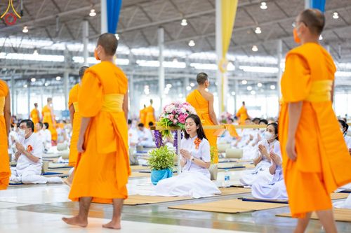 ภาพ No.99881:พิธีทอดผ้าป่า ต้นสมบัติจักรพรรดิ ในวันอาทิตย์ที่ 3 ธันวาคม พ.ศ. 2566 ณ สภาธรรมกายสากล วัดพระธรรมกาย จ.ปทุมธานี