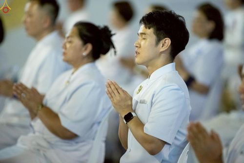 ภาพ No.241070:วันพุธที่ 27 สิงหาคม พ.ศ. 2568 พิธีจุดประทีป ในวันธรรมชัย ณ วัดพระธรรมกาย