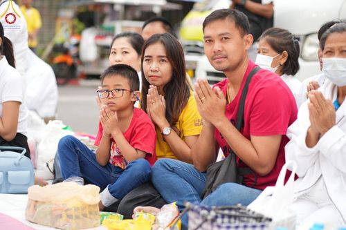 ภาพ No.126135:พิธีทำบุญเมืองนครราชสีมา ฉลอง 556 ปี ตักบาตรพระ 10,000 รูป ในวันเสาร์ที่ 2 มีนาคม พ.ศ.2567 ณ อนุสาวรีย์ท้าวสุรนารี จ.นครราชสีมา จัดโดย คณะสงฆ์จังหวัดนครราชสีมา ร่วมกับสำนักงานจังหวัดนครราชสีมา