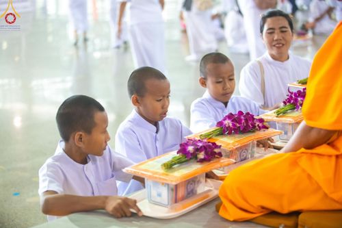 ภาพ No.205947:พิธีตักบาตร และ พิธีบูชาข้าวพระ ในวันอาทิตย์ต้นเดือน 2 กุมภาพันธ์ พ.ศ. 2568 ณ สภาธรรมกายสากล วัดพระธรรมกาย