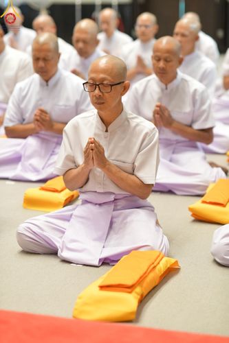 ภาพ No.199762:โครงการอุปสมบทหมู่บูชาธรรม 116 ปี คุณยายอาจารย์มหารัตนอุบาสิกาจันทร์ ขนนกยูง โครงการอุปสมบทหมู่ธรรมทายาท ระดับอุดมศึกษา รุ่นที่ 51 ภาคฤดูหนาว  ณ โบสถ์พระไตรปิฏก วัดพระธรรมกาย จ.ปทุมธานี  วันที่ 11 มกราคม พ.ศ. 2568 โดยมีพระครูปลัดรัตนวีรวัฒน์ เจ้าอาวาสวัด