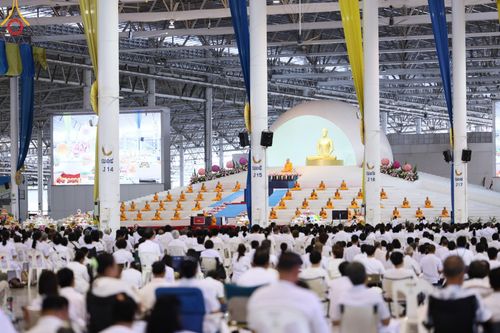 ภาพ No.151255:พิธีบูชาข้าวพระ ในวันอาทิตย์ต้นเดือน วันที่ 1 กันยายน พ.ศ. 2567 ณ สภาธรรมกายสากล วัดพระธรรมกาย