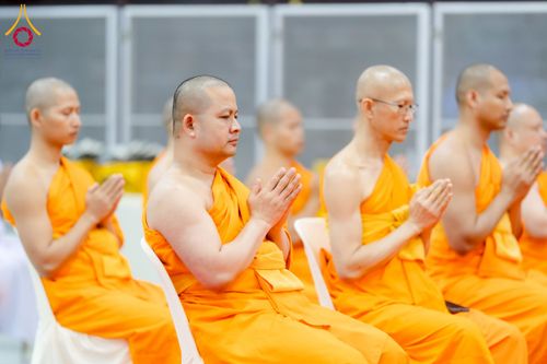 ภาพ No.221467:วันอาทิตย์ที่ 27 เมษายน พ.ศ. 2568 พิธีเจริญพระพุทธมนต์สมโภชดวงแก้วธรรมชัย เนื่องในโอกาสบูชาธรรม 81 ปีหลวงพ่อธัมมชโย อัญเชิญประดิษฐานเนื่องในโอกาสสถาปนาวัดพระธรรมกายไอซ์แลนด์ ณ อาคารปลูกศรัทธา 1 วัดพระธรรมกาย อำเภอคลองหลวง จังหวัดปทุมธานี