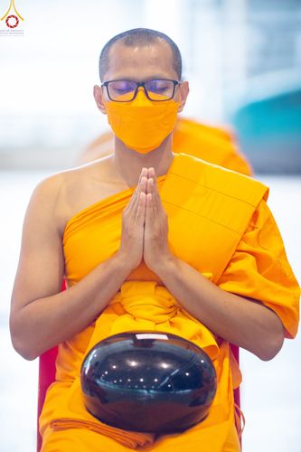 ภาพ No.80283:พิธีตักบาตรฉลองพระใหม่ ในโครงการบรรพชาอุปสมบทหมู่วันคุ้มครองโลก ณ สภาธรรมกายสากล วัดพระธรรมกาย วันอาทิตย์ที่ 16 เมษายน พ.ศ.2566