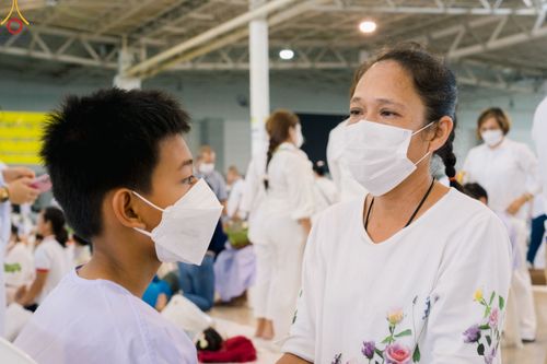 ภาพ No.78713:พิธีปลงผมนาคธรรมทายาท โครงการอบรมยุวธรรมทายาท มัชฌิมธรรมทายาท และธรรมทายาทรุ่นอุดมศึกษา ณ สภาธรรมกายสากล วัดพระธรรมกาย วันเสาร์ที่ 1 เมษายน พ.ศ. 2566