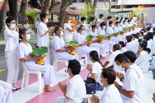 พิธีตัดปอยผมและปลงผมนาคธรรมทายาท  โครงการบรรพชาและอุปสมบทหมู่ วันคุ้มครองโลก วันที่ 26 มีนาคม พ.ศ.2566 ณ หมู่บ้านบรรลุธรรม วัดพระธรรมกาย