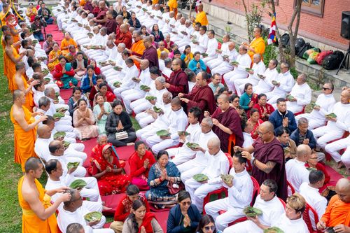 ภาพ No.313370:วันพุธที่ 11 มีนาคม พ.ศ. 2569 พิธีตัดปอยผมโครงการบรรพชาสามเณร  ณ วัดอเชศวร (Aksheswar Mahavihar) ประเทศเนปาล