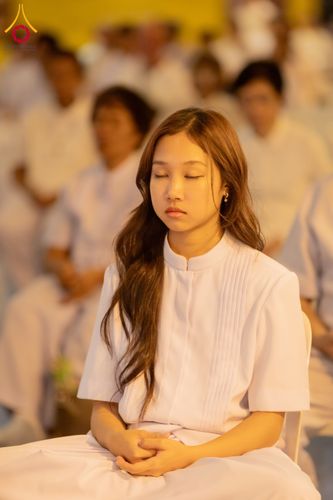 ภาพ No.286716:วันอาสาฬหบูชา วันพฤหัสบดีที่ 10 กรกฏาคม พ.ศ.2568  พิธีเวียนประทักษิณรอบพระมหาธรรมกายเจดีย์ , พิธีฉลองชัยสวดมนต์บทธัมมจักกัปปวัตตนสูตร ครบ 7,520,000,000 จบ ณ มหารัตนวิหารคด วัดพระธรรมกาย