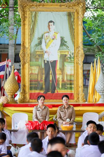 ภาพ No.333633:วันพฤหัสบดี ที่ 11 มิถุนายน พ.ศ.2569 โครงการตักบาตรปลื้มใจ" เนื่องในวันไหว้ครู  ณ โรงเรียนธนสิทธิ์อนุสรณ์ อ.บางพลี จ.สมุทรปราการ