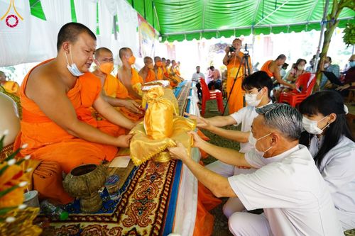 ภาพ No.63550:พิธีทอดกฐินสามัคคีทั่วไทย 5,000 วัด โดยคณะศิษยานุศิษย์วัดพระธรรมกาย น้อมบูชาธรรม 78 ปี หลวงพ่อธัมมชโย วันที่ 30 ตุลาคม พ.ศ. 2565 ณ วัดปากน้ำ(สวนโมกข์ธรรม) อ.เมือง จ.เพชรบูรณ์