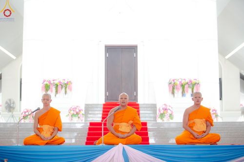 ภาพ No.137747:พิธีอุปสมบทสามเณรอุทิศชีวิต 11 รูป วันวิสาขบูชา พุธที่ 22 พฤษภาคม พ.ศ.2567 ณ อุโบสถ วัดพระธรรมกาย
