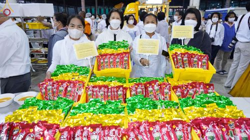 ภาพ No.74997:พิธีถวายภัตตาหารเป็นสังฆทาน แด่คณะพระธรรมยาตราฯ ในโครงการธรรมยาตรากตัญญูบูชา มหาปูชนียาจารย์ พระมงคลเทพมุนี(สด จนฺทสโร) พระผู้ปราบมาร อนุสรณ์สถาน 7 แห่ง ปีที่ 11 วันที่ 30 มกราคม พ.ศ. 2566