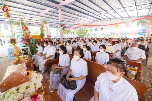 ภาพ No.64041:พิธีทอดกฐินสามัคคีทั่วไทย 5,000 วัด โดยคณะศิษยานุศิษย์วัดพระธรรมกาย น้อมบูชาธรรม 78 ปี หลวงพ่อธัมมชโย วันจันทร์ ที่ 7 พฤศจิกายน พ.ศ. 2565 ณ วัดโคกขาม ต.โบสถ์ อ.พิมาย จ.นครราชสีมา