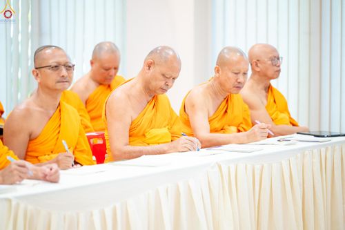 ภาพ No.335966:วันที่ 15 มิถุนายน พ.ศ.2569 หลวงพ่อทัตตชีโวเมตตาให้โอวาทแก่เจ้าอาวาสวัดศูนย์สาขาภายในประเทศ ณ วัดพระธรรมกาย
