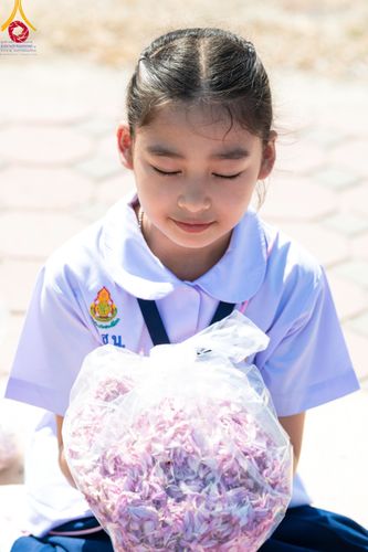 ภาพ No.106111:พิธีต้อนรับพระธรรมยาตรา ชุด 2 ในโครงการธรรมยาตรากตัญญูบูชา มหาปูชนียาจารย์  พระมงคลเทพมุนี(สด จนฺทสโร) พระผู้ปราบมาร  อนุสรณ์สถาน 7 แห่ง ปีที่ 12  วันที่ 3 มกราคม พ.ศ. 2567  ณ อนุสรณ์สถานโลตัสแลนด์ จ.สุพรรณบุรี