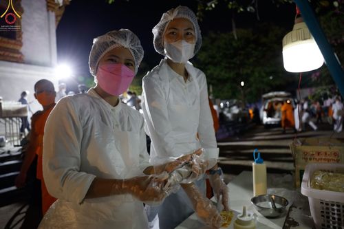 ภาพ No.72119:พิธีถวายภัตตาหารเป็นสังฆทาน แด่คณะพระธรรมยาตราฯ ในโครงการธรรมยาตรากตัญญูบูชา มหาปูชนียาจารย์ พระมงคลเทพมุนี(สด จนฺทสโร) พระผู้ปราบมาร อนุสรณ์สถาน 7 แห่ง ปีที่ 11 วันที่ 18 มกราคม พ.ศ. 2566