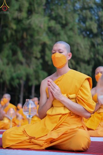 ภาพ No.69302:พิธีจุดประทีปถวายเป็นพุทธบูชา และบูชาธรรมมหาปูชนียาจารย์ ในโครงการธรรมยาตรากตัญญูบูชา มหาปูชนียาจารย์ พระมงคลเทพมุนี(สด จนฺทสโร) พระผู้ปราบมาร ปีที่ 11 ณ อนุสรณ์สถานมหาวิหารพระมงคลเทพมุนี อ.สองพี่น้อง จ.สุพรรณบุรี