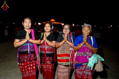 ภาพ No.324486:วันที่ 22 เมษายน พ.ศ.2569 (วันคุ้มครองโลก) บรรยากาศพระสังฆาธิการและสาธุชน การเดินทางกลับ งานถวายมหาสังฆทาน 40,000 กว่าวัดทั่วประเทศ วัดพระธรรมกาย