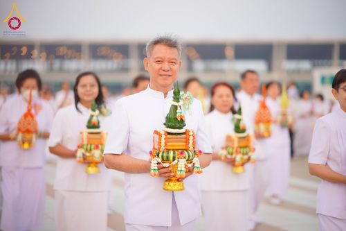 ภาพ No.319347:วันเสาร์ที่ 4 เมษายน พ.ศ.2569 พิธีขอขมา มอบผ้าไตร และถวายบาตรแด่นาคธรรมทายาท ในโครงการบรรพชาสามเณรฟื้นฟูพระพุทธศาสนาทั่วไทย โครงการหน่อแก้วเปรียญธรรม รุ่นที่ 14 โครงการสามเณรยุวธรรมทายาท รุ่นที่ 34 โครงการสามเณรมัชฌิมธรรมทายาท รุ่นที่ 30 ณ สภาธรรมกายสากล