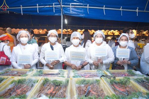 ภาพ No.74918:พิธีถวายภัตตาหารเป็นสังฆทาน แด่คณะพระธรรมยาตราฯ ในโครงการธรรมยาตรากตัญญูบูชา มหาปูชนียาจารย์ พระมงคลเทพมุนี(สด จนฺทสโร) พระผู้ปราบมาร อนุสรณ์สถาน 7 แห่ง ปีที่ 11 วันที่ 29 มกราคม พ.ศ. 2566