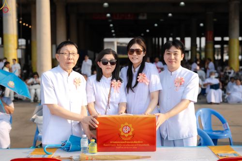 ภาพ No.324608:วันที่ 22 เมษายน พ.ศ.2569 (วันคุ้มครองโลก) บรรยากาศสาธุชน ในงานถวายมหาสังฆทาน 40,000 กว่าวัดทั่วประเทศ ณ ลานธรรม วัดพระธรรมกาย