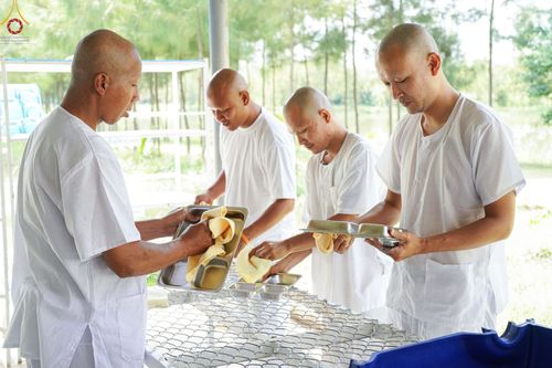 ภาพ No.64192:กิจวัตรกิจกรรมของนาคธรรมทายาท ณ ศูนย์ปฏิบัติธรรมลำปาง ในโครงการอุปสมบทบูชาธรรมมหาปูชนียาจารย์ วันที่ 21 พฤศจิกายน พ.ศ. 2565