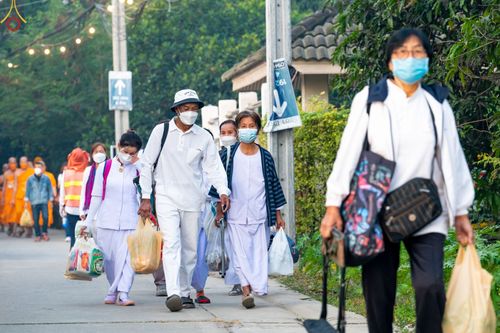 ภาพ No.73521:พิธีตักบาตรพระธรรมยาตราฯ ในโครงการธรรมยาตรากตัญญูบูชา มหาปูชนียาจารย์ พระมงคลเทพมุนี(สด จนฺทสโร) พระผู้ปราบมาร ปีที่ 11 ณ อนุสรณ์สถานลำดับที่ 4 สถานที่เกิดด้วยกายธรรม วัดโบสถ์ (บน) บางคูเวียง อ.บางกรวย จ.นนทบุรี วันที่ 22 มกราคม พ.ศ. 2566
