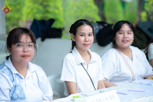 ภาพ No.336456:วันเสาร์ที่ 20 มิถุนายน 2569  โรงเรียน อบต.คลองสาม จัดโครงการ “โรงเรียนพ่อ–แม่”  เสริมพลังครอบครัวร่วมพัฒนาเด็กสู่การเป็นคนเก่งและดี  ผู้นำฟื้นฟูศีลธรรมโลก ณ วัดพระธรรมกาย