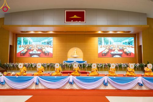 ภาพ No.90869:พิธีบำเพ็ญกุศลสวดพระอภิธรรม  อุบาสกถาวร พรหมถาวร (อุบาสกผู้ปั้นพระ) คืนที่ 5 วันพุธที่ 18 ตุลาคม พ.ศ. 2566 ณ ห้องแก้วสารพัดนึก 1 สภาธรรมกายสากล วัดพระธรรมกาย จ.ปทุมธานี