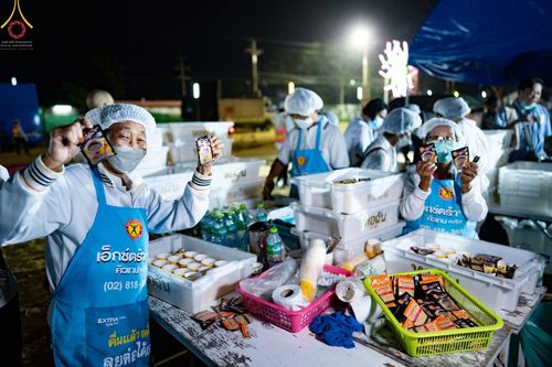 ภาพ No.71133:พิธีถวายภัตตาหารเป็นสังฆทาน แด่คณะพระธรรมยาตราฯ ในโครงการธรรมยาตราฯ ปีที่ 11 ณ อนุสรณ์สถานคลองบางนางแท่น อ.สามพราน จ.นครปฐม วันที่ 14 มกราคม พ.ศ. 2566