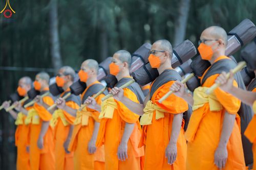 ภาพ No.106260:พระธรรมยาตราร่วมปฏิบัติธรรม และถ่ายภาพหมู่ประวัติศาสตร์ ในโครงการธรรมยาตรากตัญญูบูชา มหาปูชนียาจารย์ พระมงคลเทพมุนี(สด จนฺทสโร) พระผู้ปราบมาร  อนุสรณ์สถาน 7 แห่ง ปีที่ 12  วันที่ 4 มกราคม พ.ศ. 2567  ณ อนุสรณ์สถานมหาวิหารพระมงคลเทพมุนี จ.สุพรรณบุรี