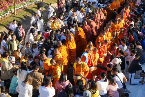 ภาพ No.106809:พิธีตักบาตรพระ ๒๐๐ รูป  "สร้างบุญใหญ่ ส่งท้ายปีเก่า ต้อนรับปีใหม่ ๒๕๖๗" วันอาทิตย์ที่ ๓๑ ธันวาคม ๒๕๖๖ ณ ถนนหน้าที่ว่าการอำเภอภูเรือ อำเภอภูเรือ จังหวัดเลย