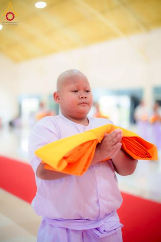 ภาพ No.216879:วันเสาร์ที่ 5 เมษายน พ.ศ. 2568 พิธีตัดปอยผม พิธีขอขมาผู้ปกครอง พิธีมอบบาตรและผ้าไตร พิธีบรรพชา ณ ศูนย์ปฏิบัติธรรมและศูนย์อบรมเยาวชนพระนครศรีอยุธยา ต.พุทเลา อ.บางปะหัน จ.พระนครศรีอยุธยา