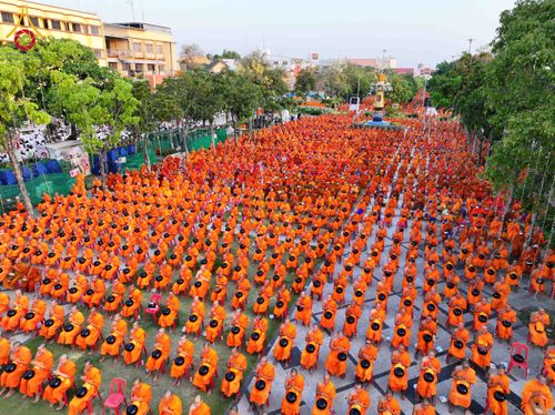 ภาพ No.312558:วันอาทิตย์ที่ 8 มีนาคม พ.ศ.2569 ทำบุญเมืองนครราชสีมา 558 ปี ตักบาตรพระ 10,000 รูป