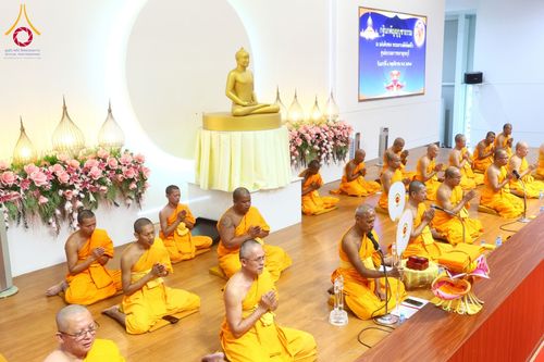 ภาพ No.174287:พิธีทอดกฐินกตัญญูบูชาธรรม ณ พระมหาเจดียทัตตชีโว ศูนย์อบรมเยาวชนกาญจนบุรี ในโครงการกฐินสามัคคีทั่วไทย 30,000 วัด บูชาธรรม 80 ปี หลวงพ่อธัมมชโย โดยคณะศิษยานุศิษย์วัดพระธรรมกาย วันที่ 9 พฤศจิกายน พ.ศ. 2567