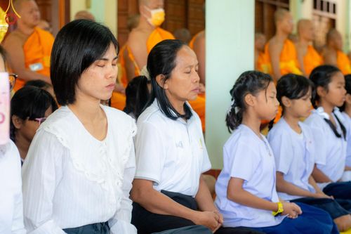 ภาพ No.196832:พิธีทอดผ้าป่าทำนุบำรุงศาสนสถาน ณ วัดโพธิ์เอน ต.บางขุนกอง อ.บางกรวย จ.นนทบุรี ในโครงการธรรมยาตรา กตัญญูบูชา มหาปูชนียาจารย์ พระมงคลเทพมุนี(สด จนฺทสโร) พระผู้ปราบมาร อนุสรณ์สถาน 7 แห่ง ปีที่ 13 วันที่ 17 มกราคม พ.ศ. 2568