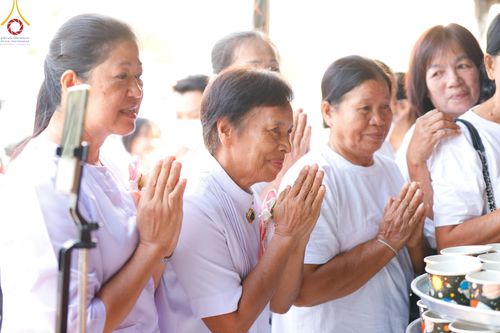 ภาพ No.127769:พิธีถวายภัตตาหารเป็นสังฆทาน แด่คณะพระธรรมยาตราฯ ในโครงการธรรมยาตราอัญเชิญพระบรมสารีริกธาตุ ประดิษฐาน ณ มหารัตนเจดีย์สิริปทุมสวรรค์ อ.บางกล่ำ จ.สงขลา วันที่ 8 มีนาคม พ.ศ. 2567