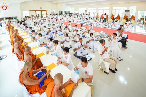 ภาพ No.142369:พิธีทอดผ้าป่าเพื่องานพระพุทธศาสนา , พิธีเจริญพระพุทธมนต์ , พิธีถวายสังฆทานแด่คณะสงฆ์ น้อมบูชาธรรม 80 ปี หลวงพ่อธัมมชโย และครบรอบ 12 ปี ธรรมอุทยานบ้านแป้ง อำเภอพรหมบุรี จังหวัดสิงห์บุรี ในวันเสาร์ที่ 22 มิถุนายน พ.ศ. 2567