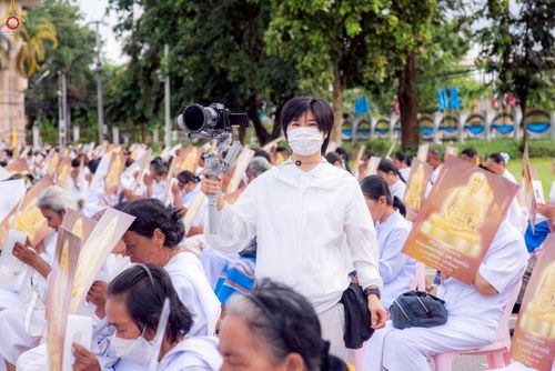 ภาพ No.239762:วันที่ 16-17 สิงหาคม พ.ศ. 2568 การปฏิบัติหน้าที่ของเจ้าหน้าที่ทุกสถานะ เพื่องานพิธีอัญเชิญรูปเหมือนพระมงคลเทพมุนี (สด จันทสโร) และพิธีกดปุ่มอัญเชิญรูปเหมือน พระมงคลเทพมุนี (สด จันทสโร) ณ มหาวิหารแก้วพระมงคลเทพมุนี ศูนย์ปฏิบัติธรรมแก้วเมืองเลย จ.เลย