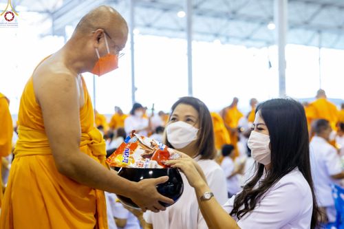 ภาพ No.75560:วัดพระธรรมกายจัด งานบุญวันอาทิตย์ต้นเดือน  มีกิจกรรมดังนี้ พิธีตักบาตร, พิธีบูชาข้าวพระ พระธรรมยาตรารับประกาศนียบัตร โครงการธรรมยาตราฯ ปีที่ 11 ในวันที่ 5 กุมภาพันธ์ พ.ศ. 2566 ณ วัดพระธรรมกาย อ.คลองหลวง จ.ปทุมธานี