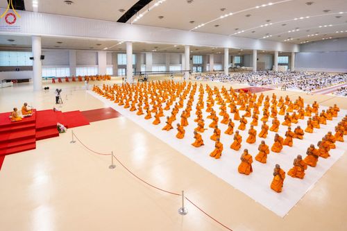 ภาพ No.101667:พิธีขอบรรพชา, พิธีขอสรณคมน์และศีล, พิธีถวายบาตร ในโครงการอุปสมบทหมู่ รุ่นบูชาธรรมมหาปูชนียาจารย์ ณ วัดพระธรรมกาย วันที่ 9 ธันวาคม พ.ศ. 2566