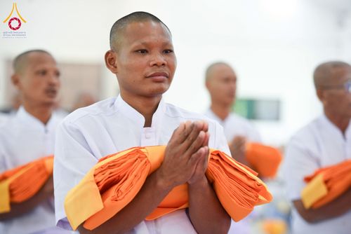 ภาพ No.278100:วันเสาร์ที่ 6 ธันวาคม พ.ศ. 2568 พิธีเวียนประทักษิณ ขอขมามอบผ้าไตร บรรพชาอุปสมบทหมู่ธรรมทายาท จำนวน 53 รูป โครงการอุปสมบทหมู่ รุ่นบูชาธรรมมหาปูชนียาจารย์ ประจำปี 2568 จังหวัดสระบุรี