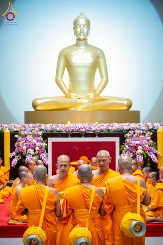 ภาพ No.62117:พิธีอุปสมบทในโครงการอุปสมบทหมู่ บูชาธรรมหลวงพ่อธัมมชโย พ.ศ.2567 ณ อุโบสถ วัดพระธรรมกาย จ.ปทุมธานี วันที่ 13-15 เมษายน พ.ศ. 2567