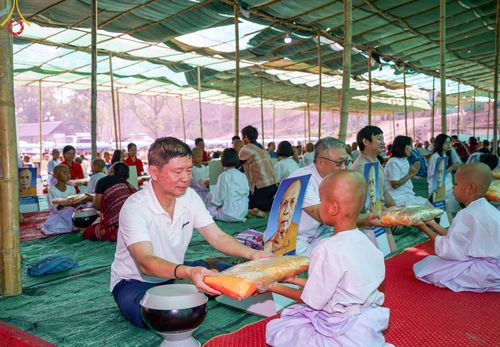 ภาพ No.63006:Photo Story  มหัศจรรย์วัดดงดินแดง Episode 2 โครงการบรรพชาอุปสมบทหมู่ ฟื้นฟูพระพุทธศาสนาทั่วไทย ณ วัดดงดินแดง อ.อมก๋อย จ.เชียงใหม่ วันที่ 3 เมษายน พ.ศ. 2567