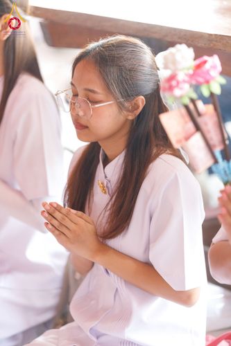 ภาพ No.202162:พิธีเจริญพระพุทธมนต์ ปฏิบัติธรรม มอบทุนการศึกษา ถวายสังฆทาน 108 วัด เพื่อถวายเป็นพุทธบูชา และขับเคลื่อนโครงการหมู่บ้านรักษาศีล 5 โดยคณะสงฆ์จังหวัดนครปฐม คณะศิษยานุศิษย์วัดพระธรรมกาย โครงการธรรมยาตรา ปีที่ 13 ณ วัดบางปลา อำเภอบางเลน จังหวัดนครปฐม