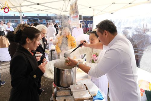 ภาพ No.173112:พิธีกฐินปุญญรังสีเศรษฐี ณ วัดพระธรรมกายนิวคาสเซิล สหราชอาณาจักร วันอาทิตย์ที่ 27 ตุลาคม พ.ศ. 2567