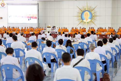 ภาพ No.231903:วันที่ 5 กรกฎาคม พ.ศ. 2568 พิธีถวายภัตตาหารเมนูสวรรค์ เพื่อการบรรลุธรรม ณ หอฉันคุณยายอาจารย์ฯ วัดพระธรรมกาย