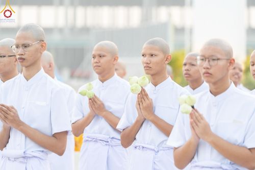 ภาพ No.133722:พิธีเวียนประทักษิณและพิธีวันทาเจดีย์ โครงการบรรพชาสามเณร ฟื้นฟูพระพุทธศาสนาทั่วไทย ณ วัดพระธรรมกาย วันเสาร์ที่ 6 เมษายน พ.ศ. 2567